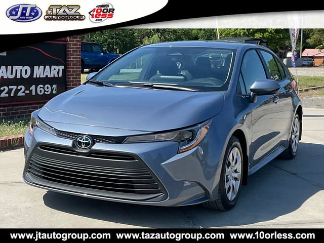 Used 2025 Toyota Corolla LE FWD image 3
