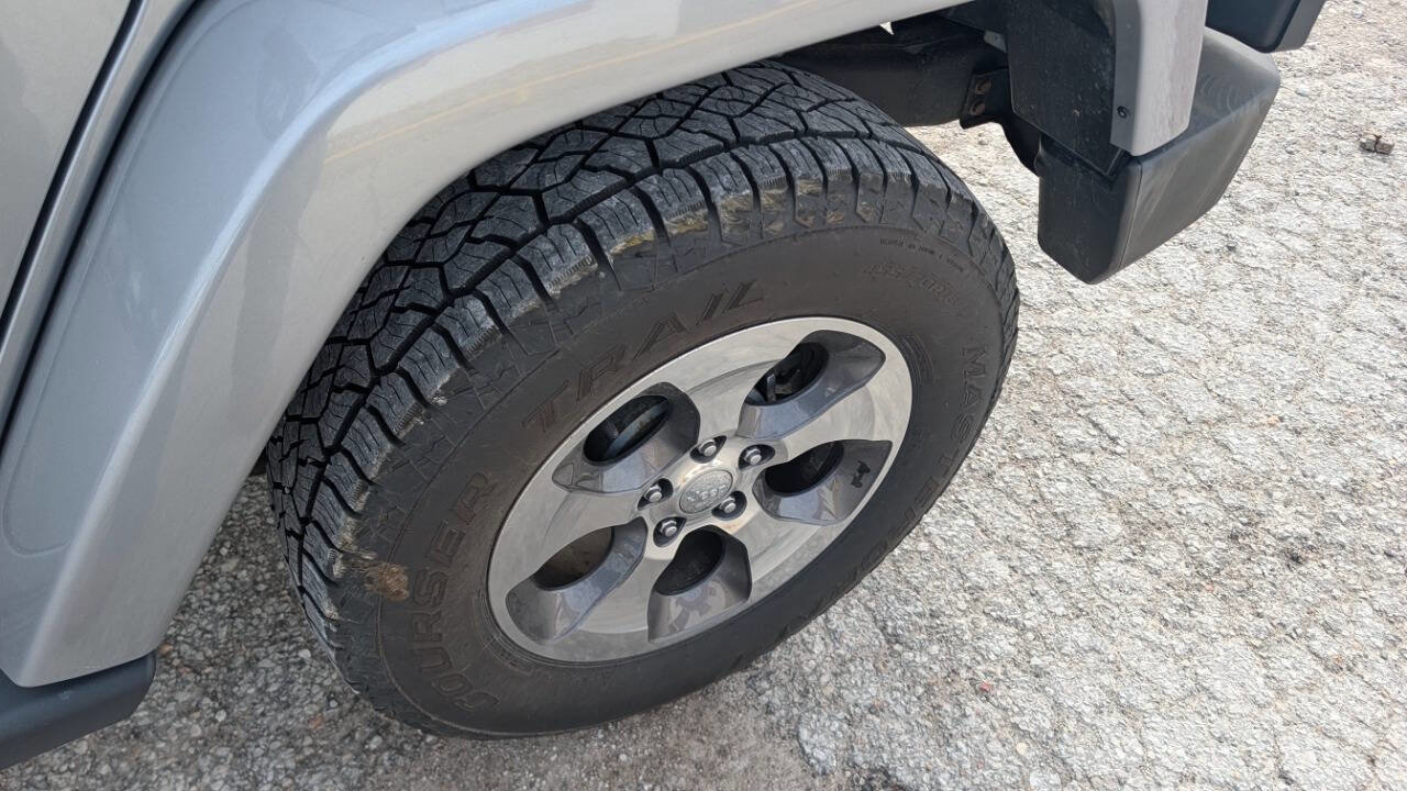 Used 2017 Jeep Wrangler Unlimited Sahara image 8