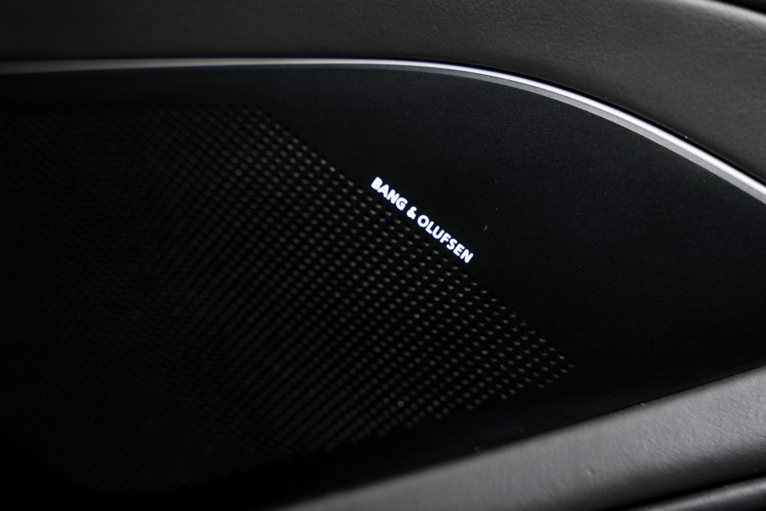 Used 2014 Aston Martin Vanquish Coupe image 35