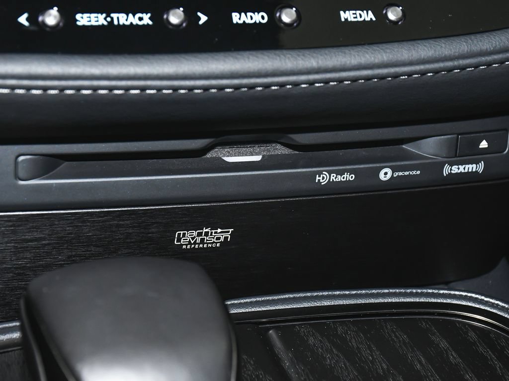 Used 2022 Lexus LS 500h AWD w/ Luxury Package image 37
