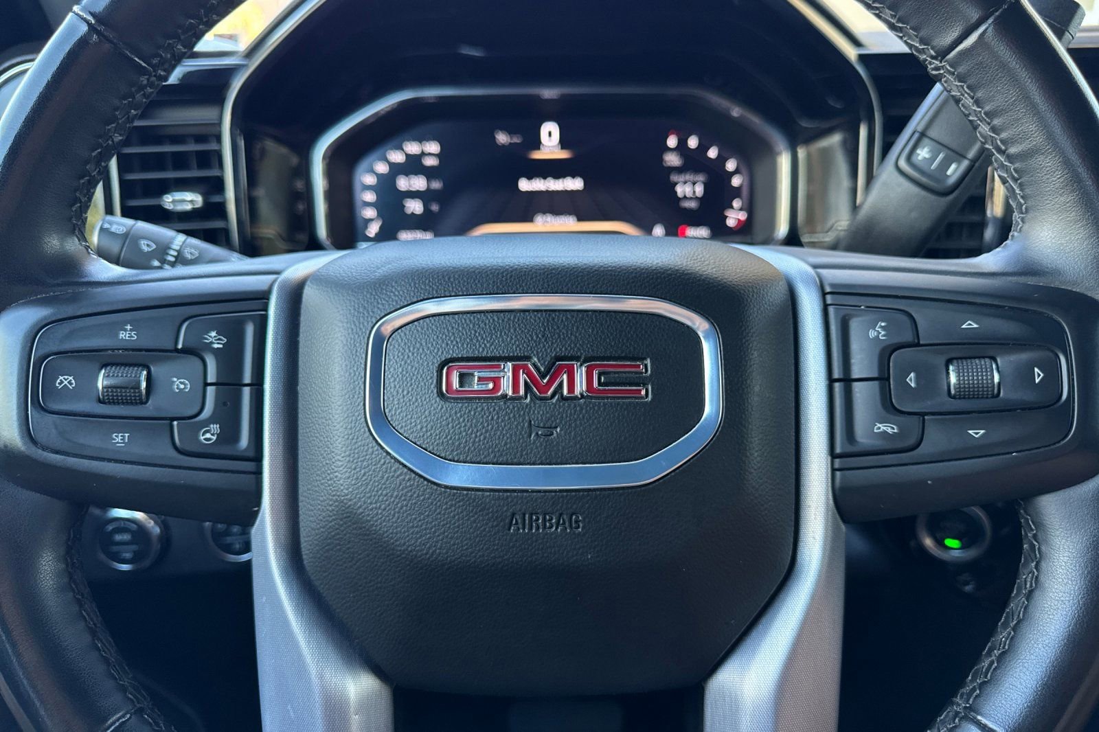 Certified 2025 GMC Sierra 1500 SLT RWD image 23