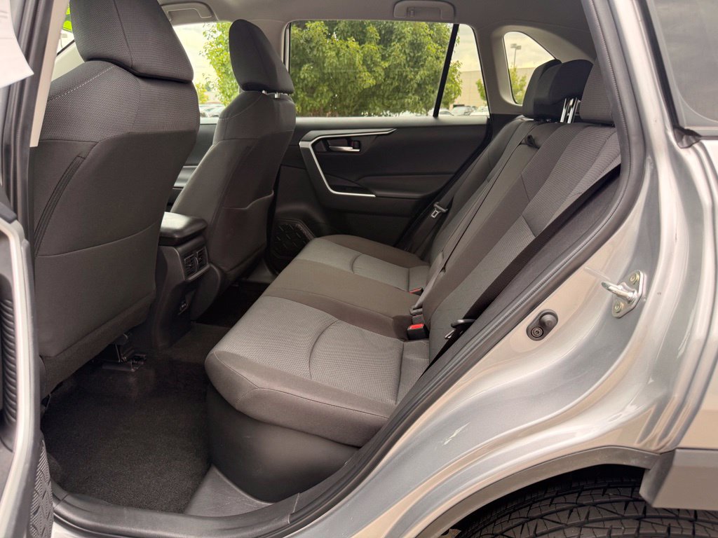 Used 2025 Toyota RAV4 XLE AWD/4WD image 24
