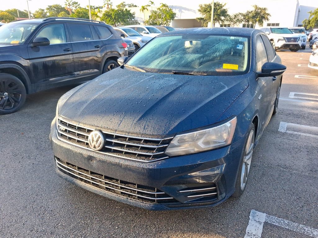 Used 2018 Volkswagen Passat 2.0T R-Line FWD image 3