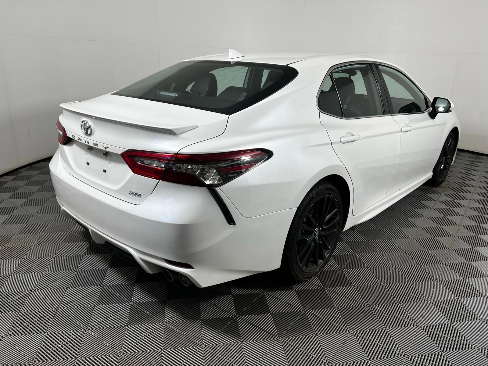 Used 2023 Toyota Camry XSE image 5