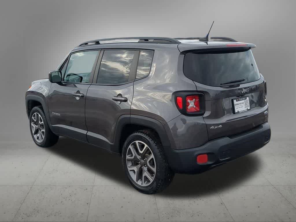 Used 2017 Jeep Renegade Latitude w/ Cold Weather Group AWD/4WD image 4