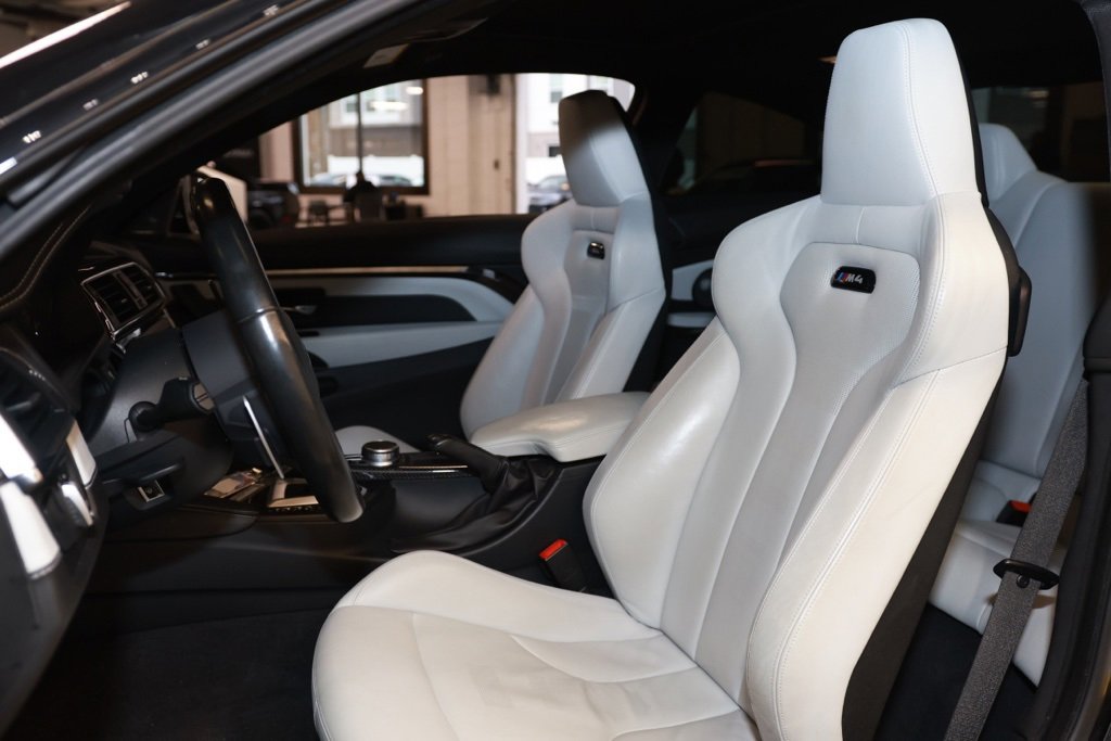 Used 2019 BMW M4 Coupe w/ Executive Package image 11