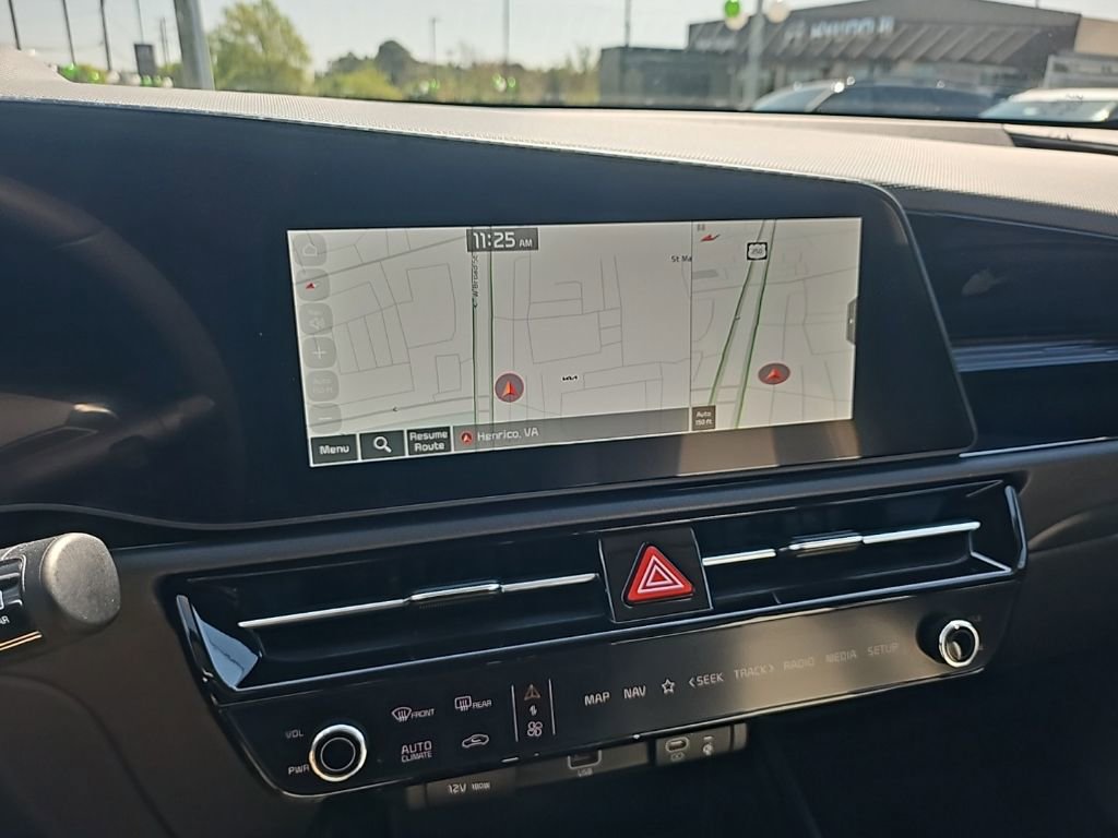 Used 2025 Kia Niro EX image 13