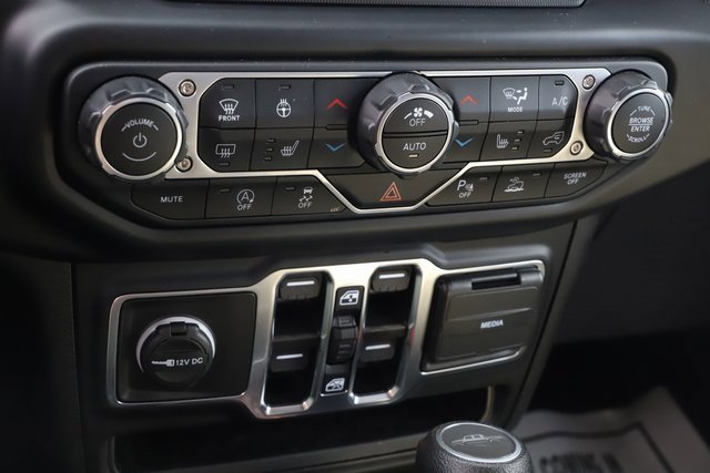 Used 2023 Jeep Gladiator Willys image 28