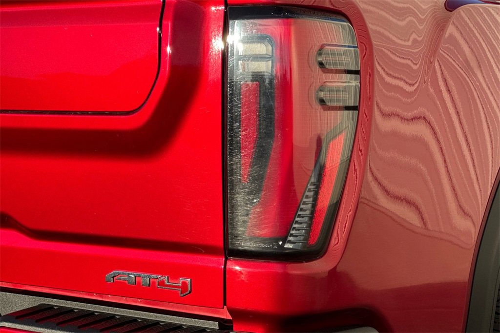 Used 2025 GMC Sierra 2500 AT4 w/ AT4 Premium Plus Package image 27
