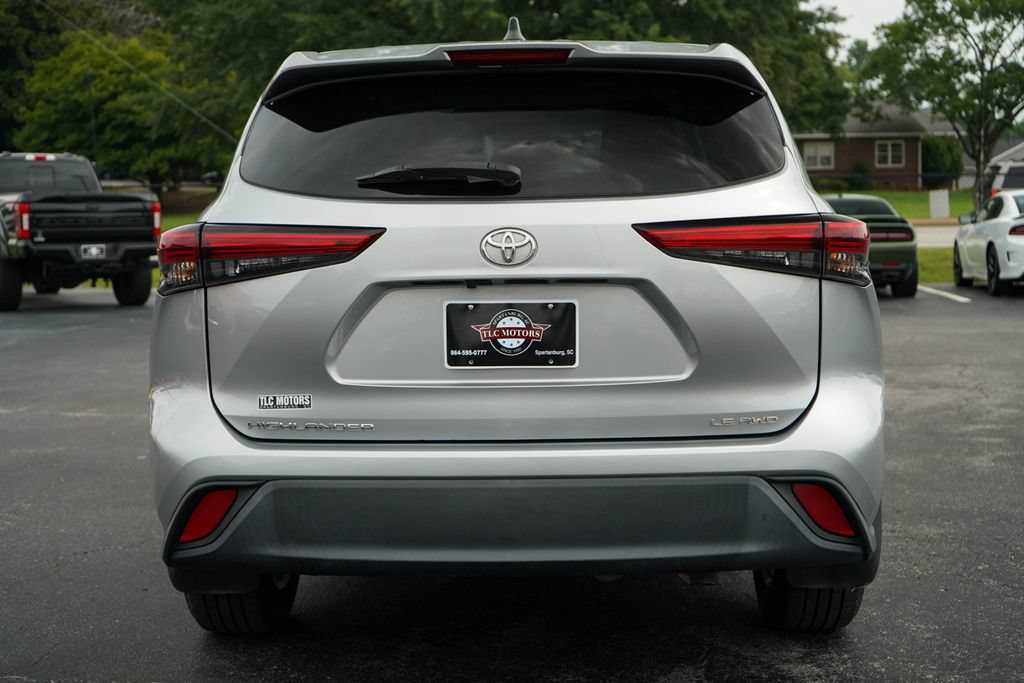 Used 2023 Toyota Highlander LE AWD/4WD image 19