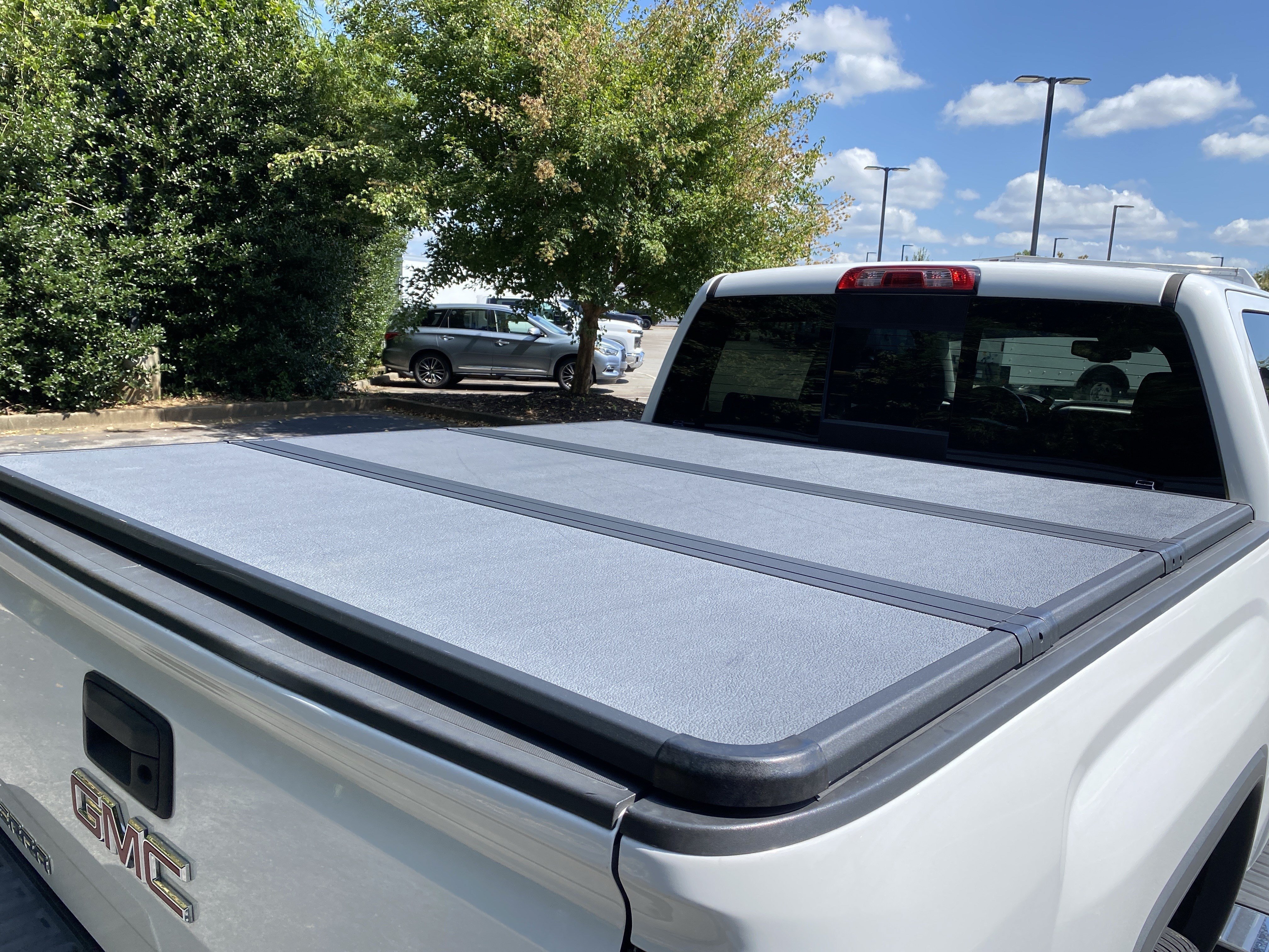 Used 2018 GMC Sierra 1500 SLT AWD/4WD image 38