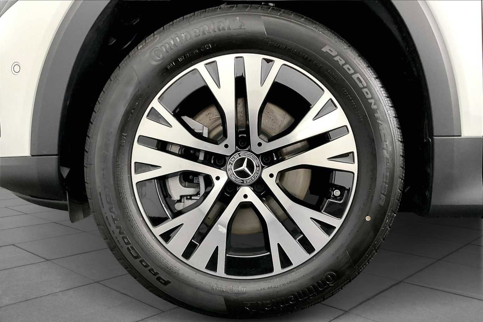 New 2025 Mercedes-Benz GLB 250 4MATIC image 15