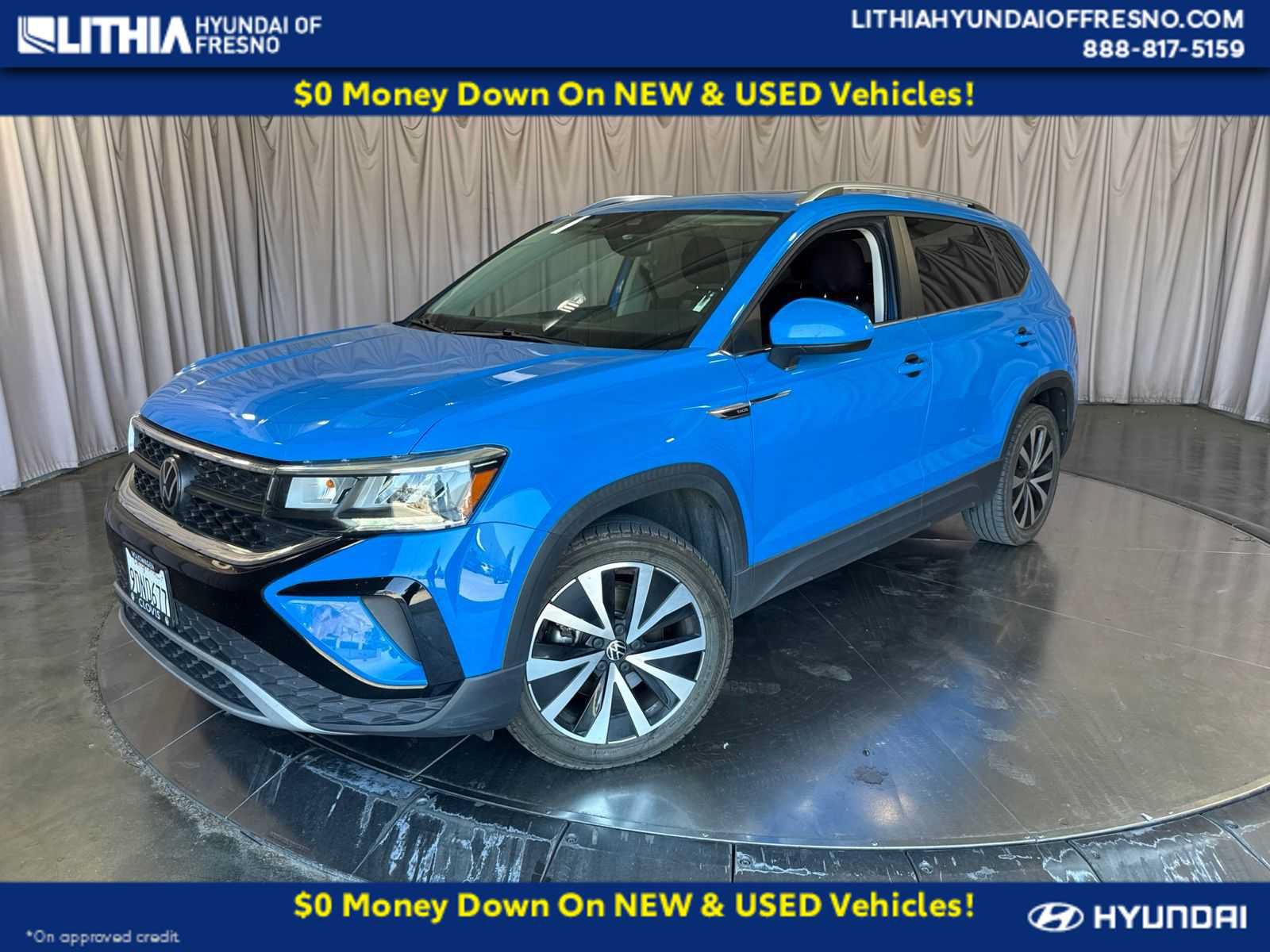 Used 2023 Volkswagen Taos SE w/ Panoramic Sunroof Package