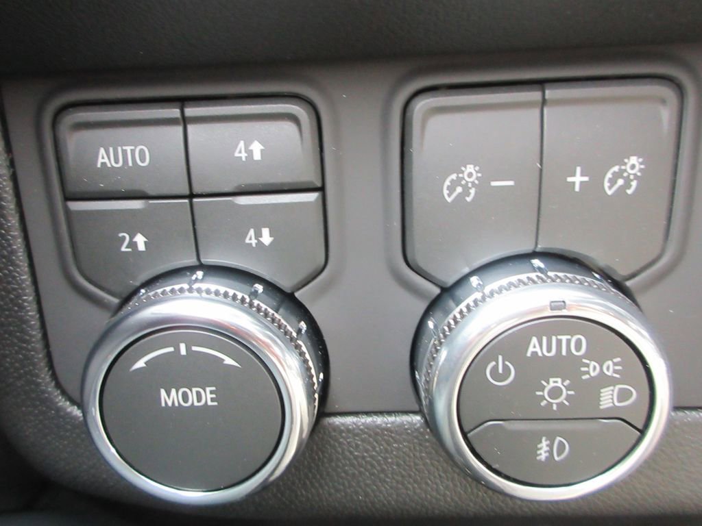 New 2026 GMC Yukon AT4 image 17