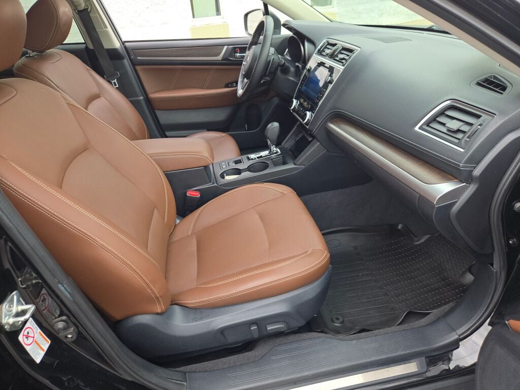 Used 2019 Subaru Outback 3.6R Touring AWD/4WD image 7