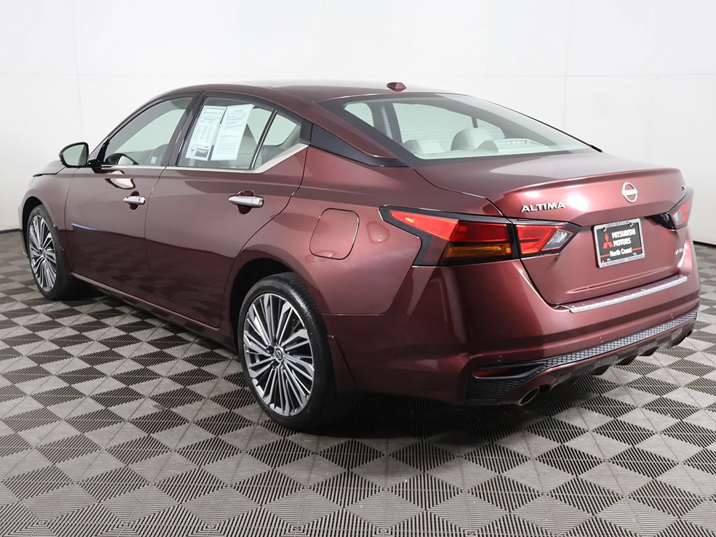 Used 2023 Nissan Altima 2.5 SL AWD/4WD image 11