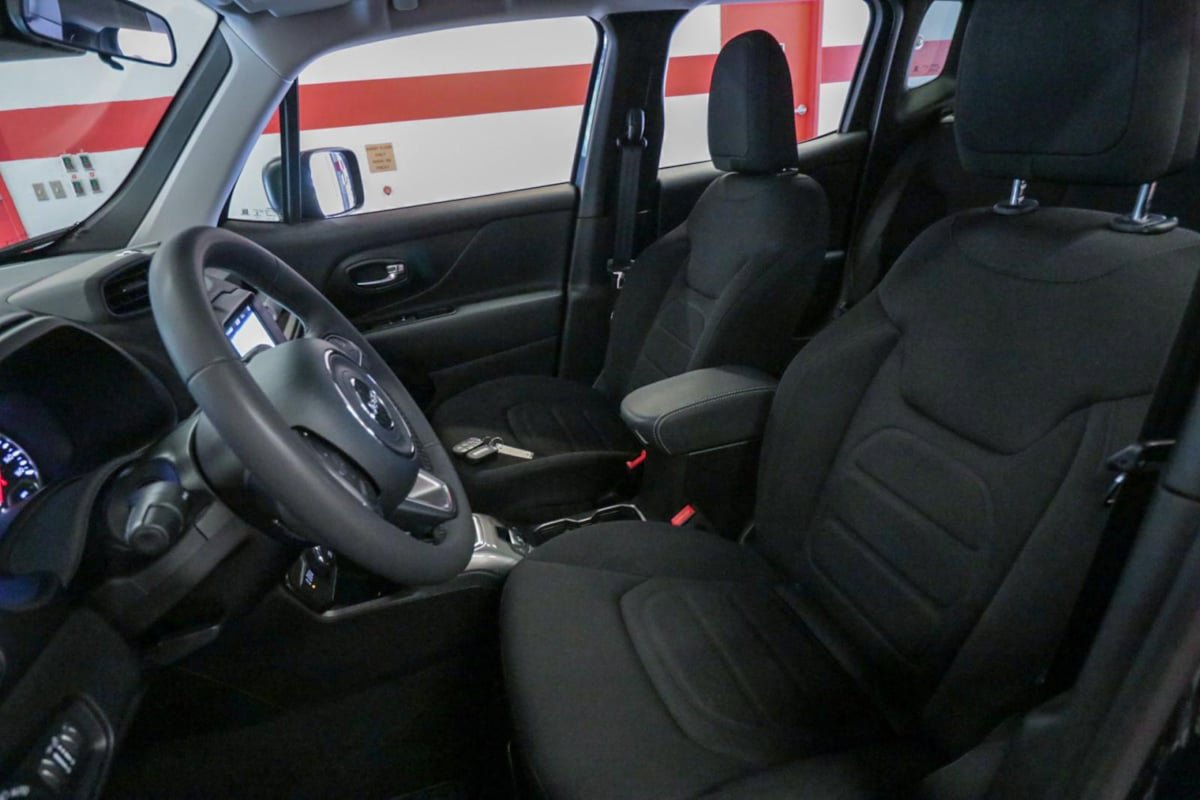 Used 2022 Jeep Renegade Latitude AWD/4WD image 11