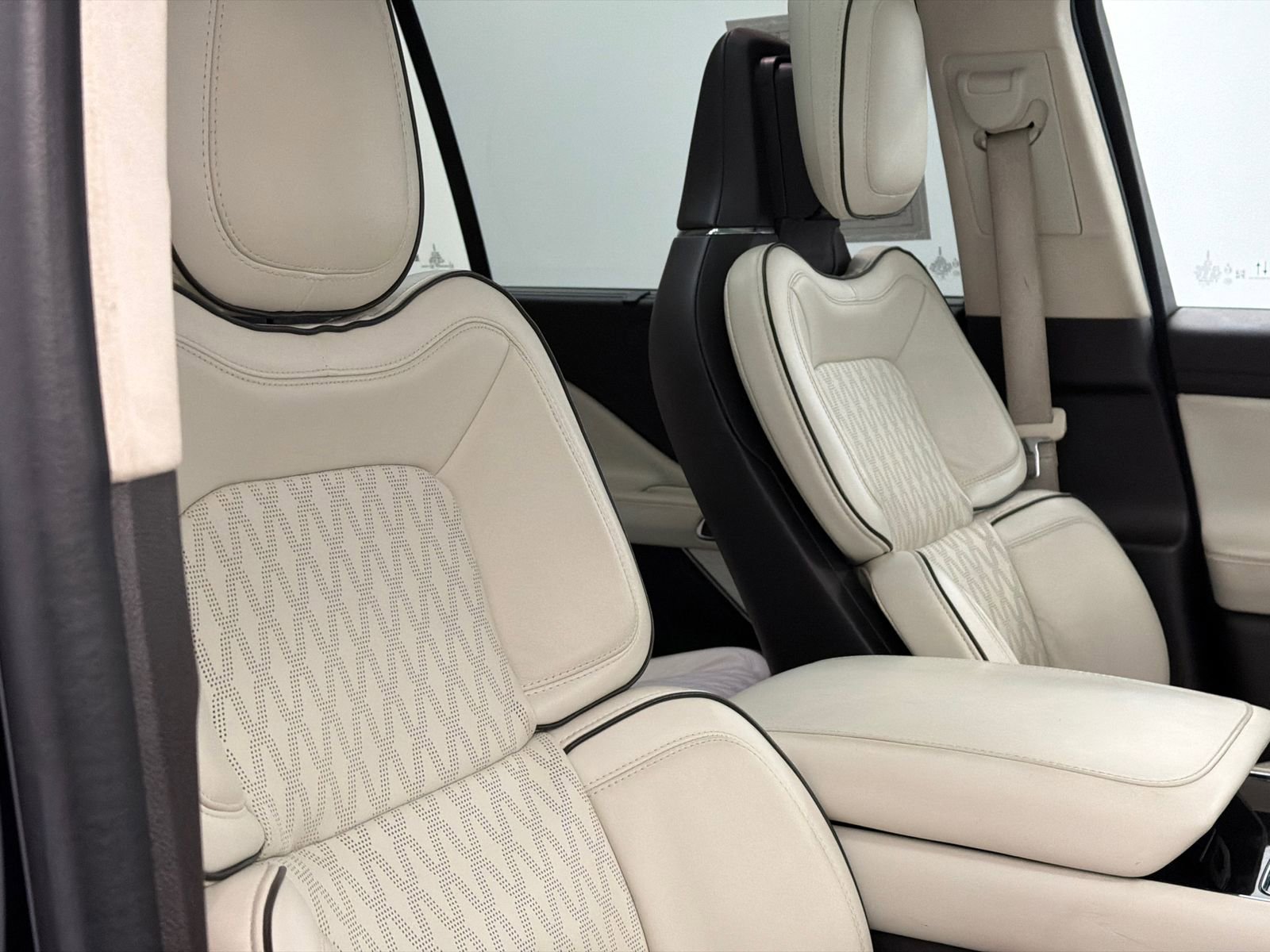 Used 2023 Lincoln Aviator Black Label image 9