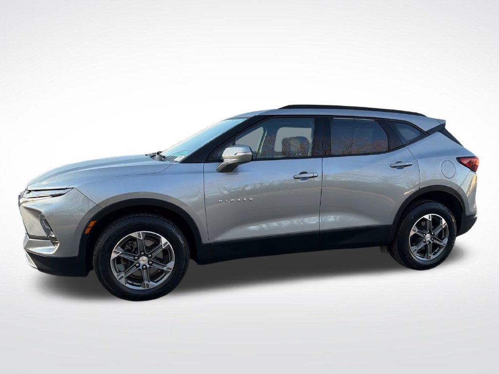 Used 2024 Chevrolet Blazer LT FWD image 11