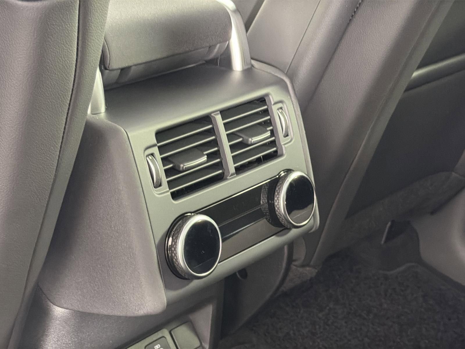 New 2026 Land Rover Discovery Limited Edition image 27