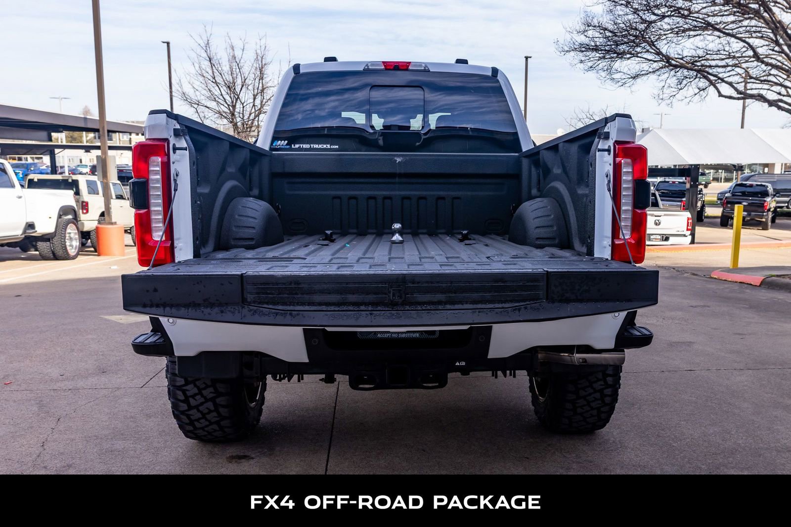 Used 2023 Ford F250 XLT w/ XLT Premium Package image 9