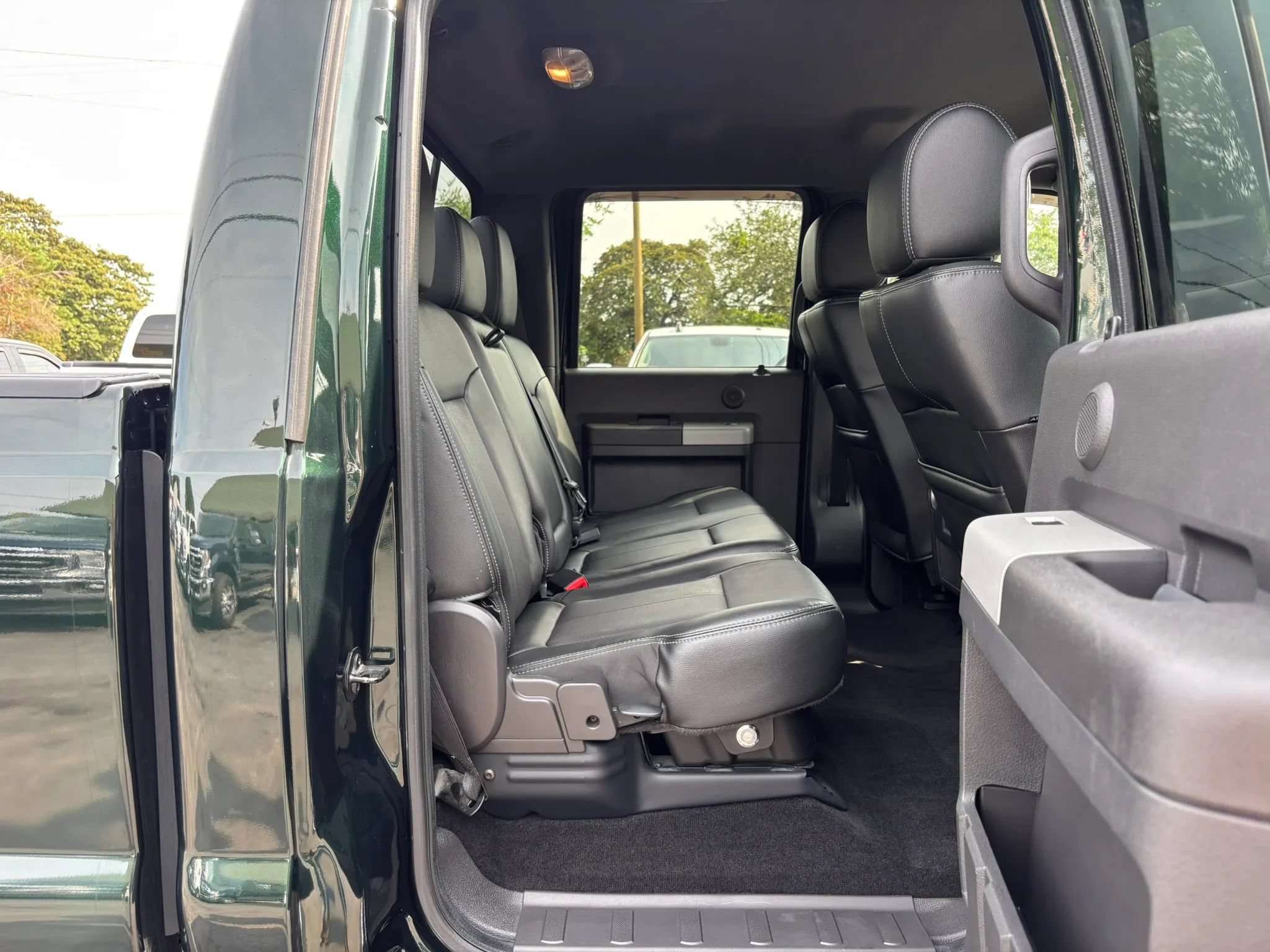 Used 2015 Ford F250 Lariat w/ Chrome Package AWD/4WD image 32