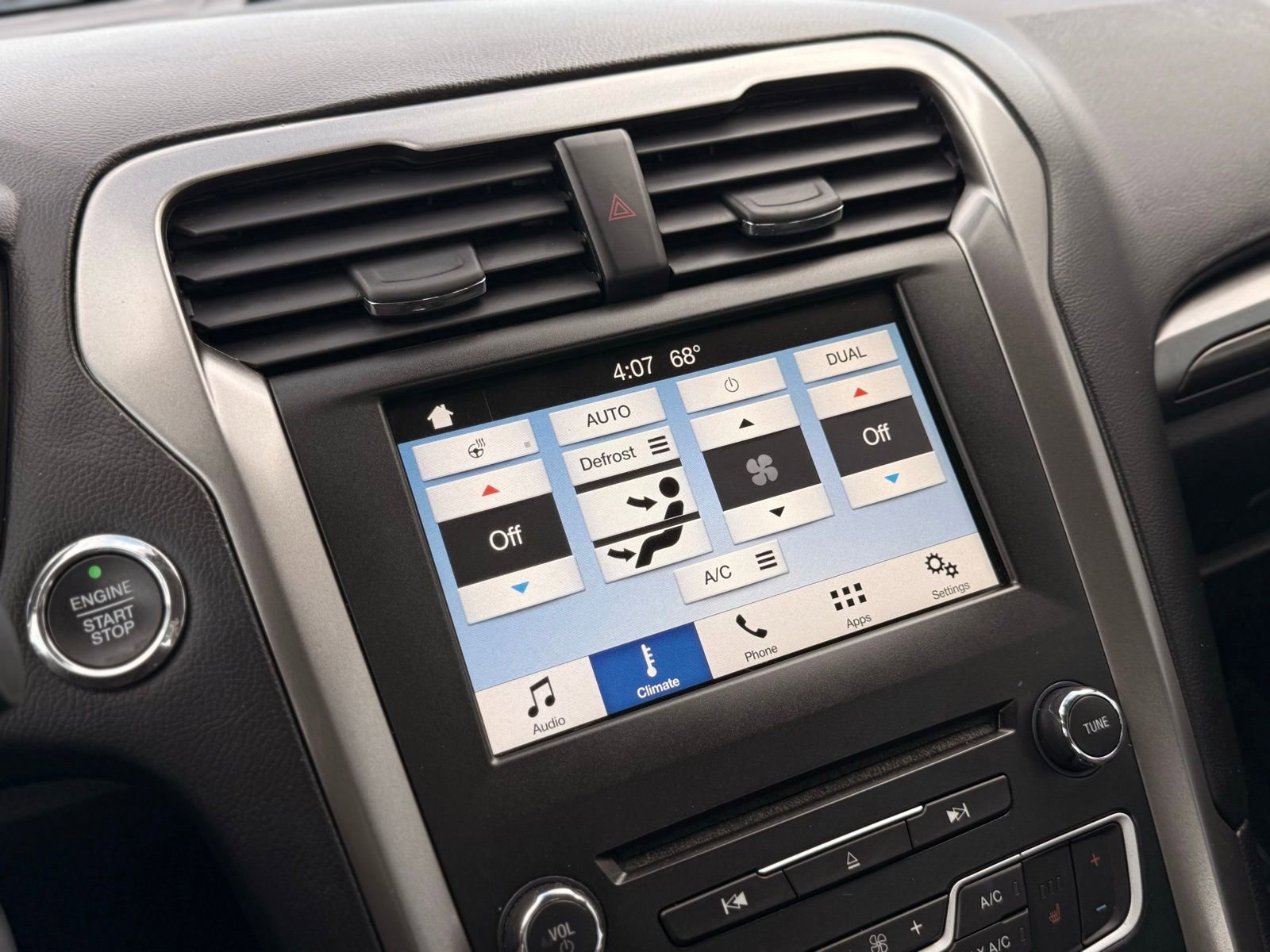 Used 2018 Ford Fusion SE w/ Equipment Group 602A image 27