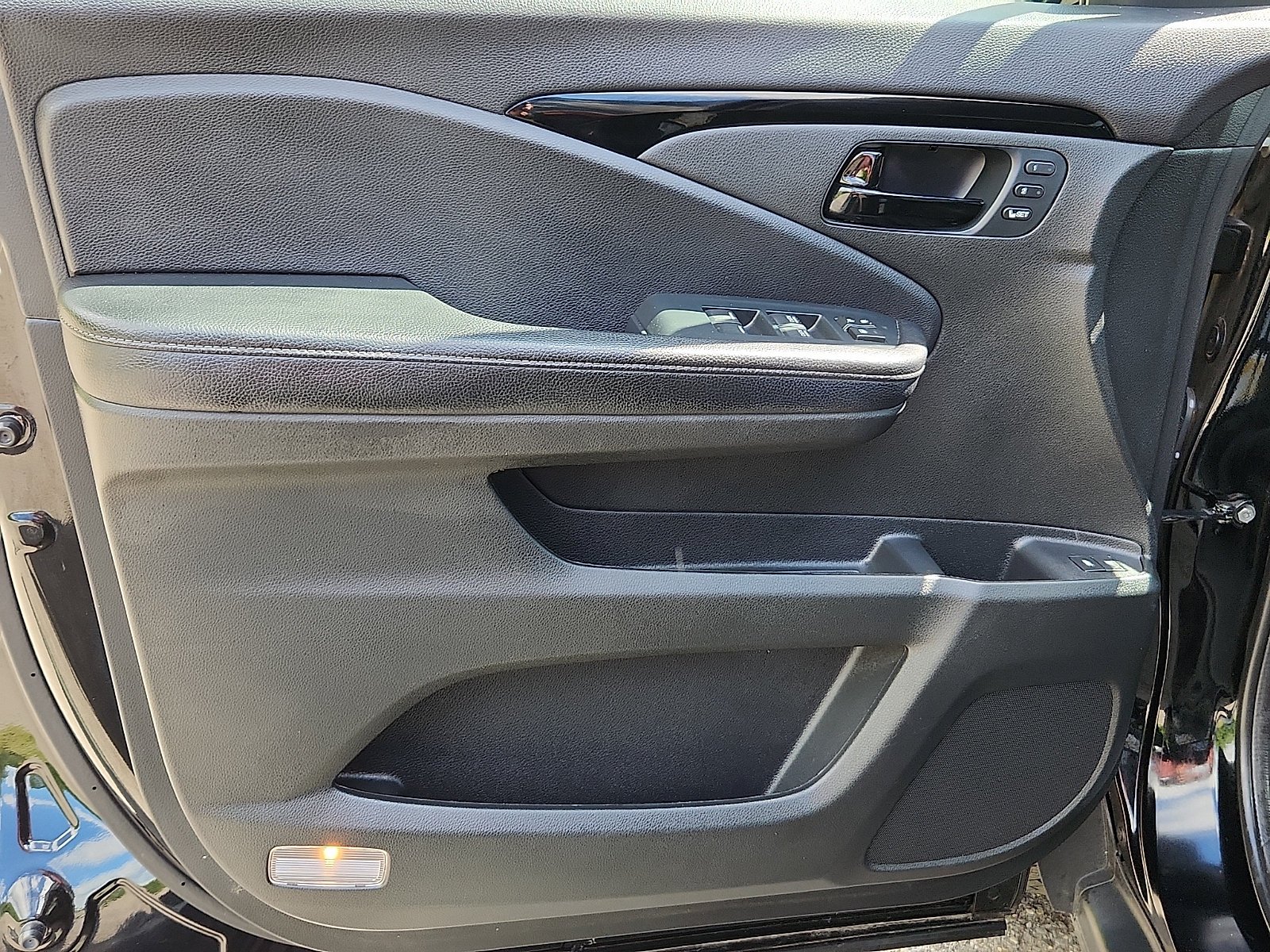 Used 2023 Honda Passport Elite image 13