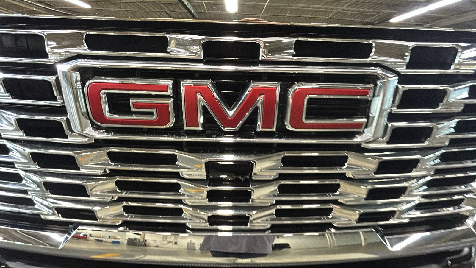 Used 2025 GMC Sierra 2500 Denali w/ Denali Reserve Package AWD/4WD image 10