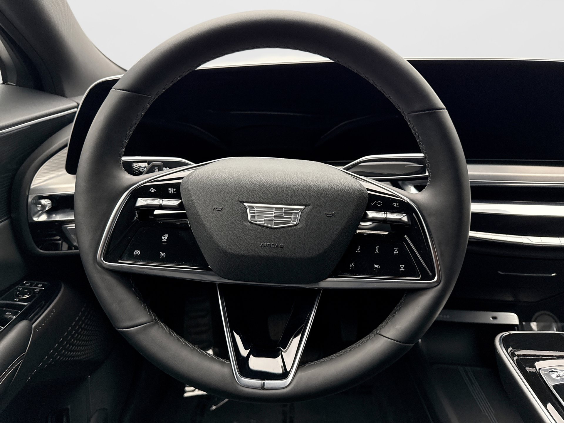 Used 2024 Cadillac Lyriq Sport AWD/4WD image 12