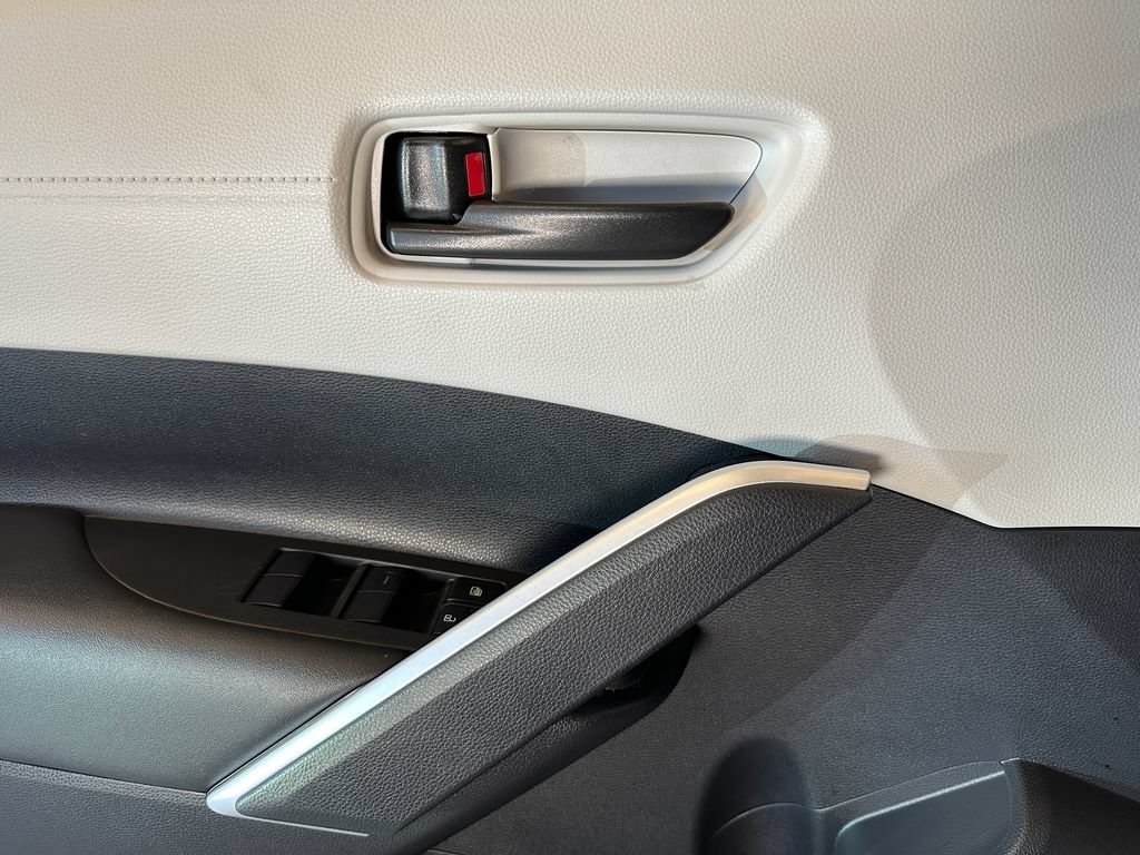 Used 2024 Toyota Corolla Cross LE FWD image 19