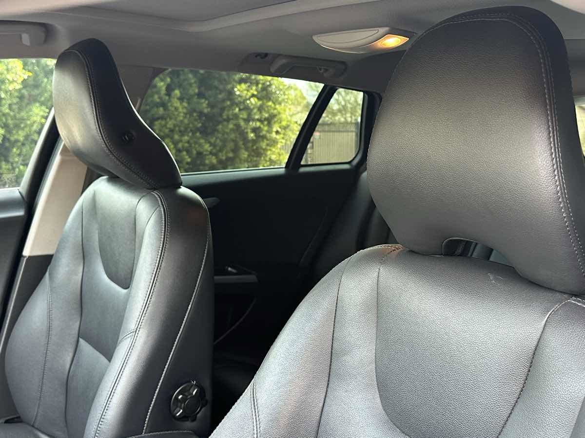 Used 2015 Volvo V60 T5 Premier Plus image 12