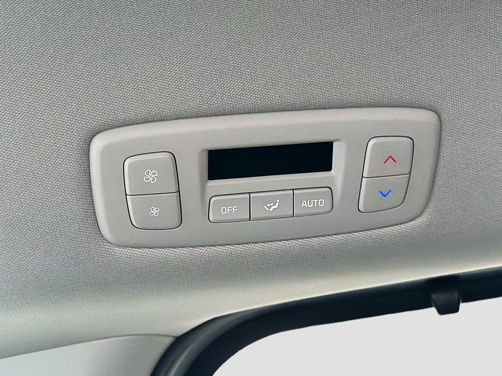 Used 2025 Kia Carnival EX image 22