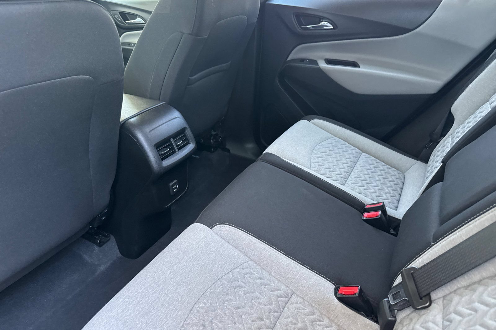 Used 2022 Chevrolet Equinox LT FWD image 12