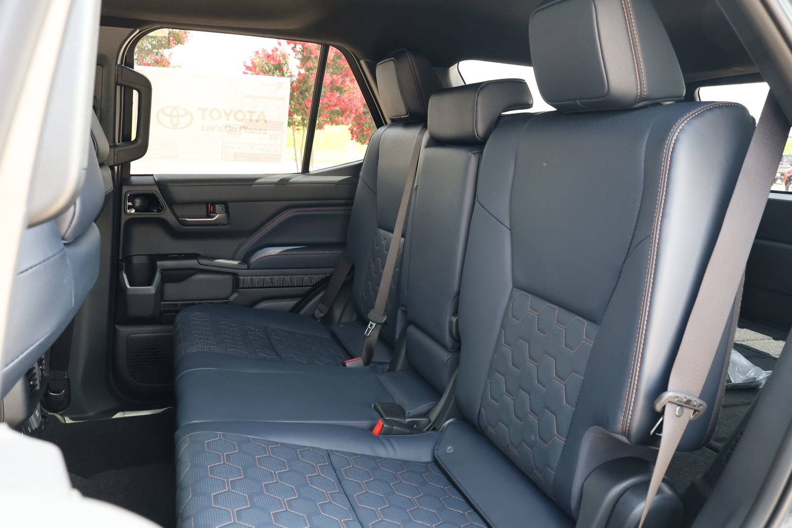New 2026 Toyota 4Runner Platinum AWD/4WD image 34