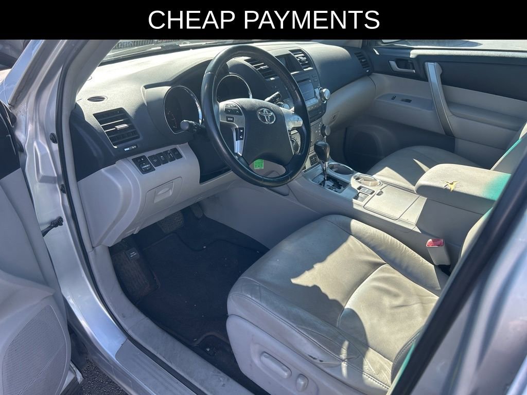 Used 2011 Toyota Highlander SE FWD image 5
