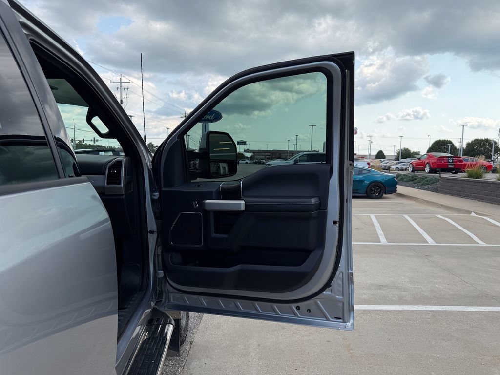 Used 2022 Ford F350 Lariat w/ Lariat Ultimate Package AWD/4WD image 22