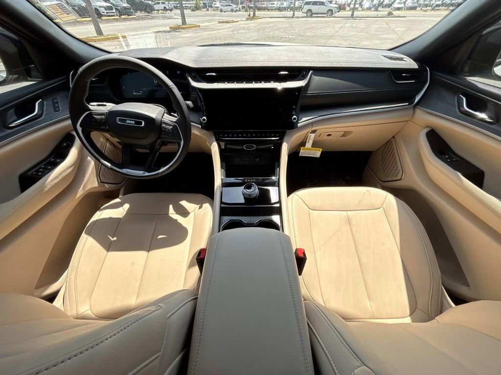 New 2026 Jeep Grand Cherokee Limited RWD image 15