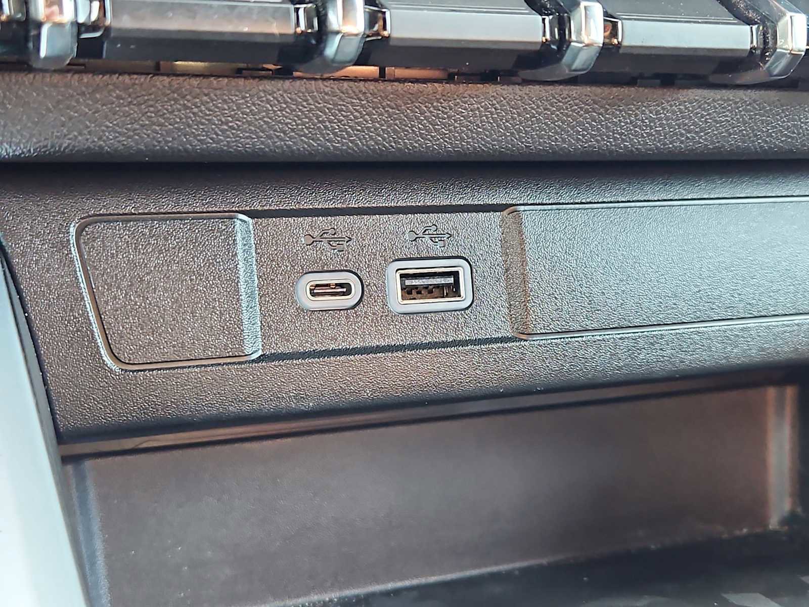 Certified 2024 Chevrolet Colorado ZR2 w/ Technology Package image 18