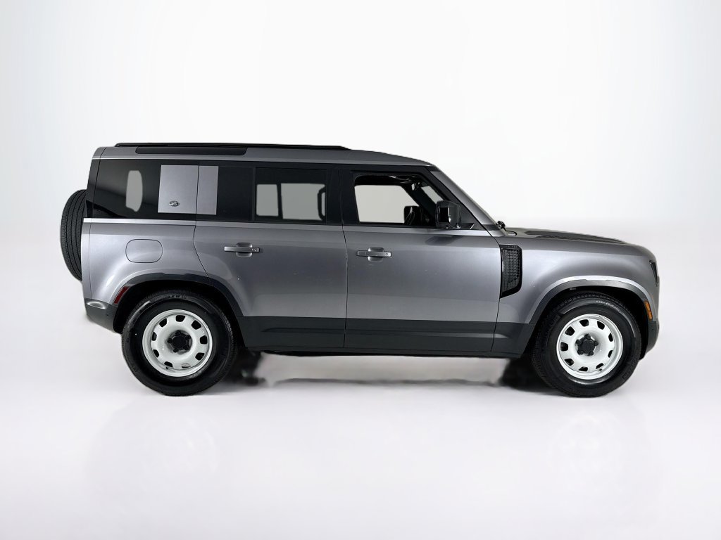 Used 2023 Land Rover Defender 110 AWD/4WD image 6