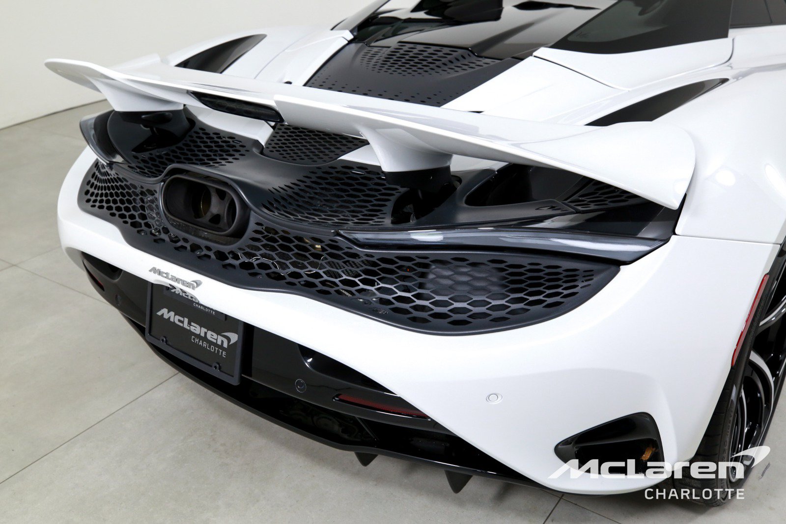 Used 2024 McLaren 750S Spider RWD image 31