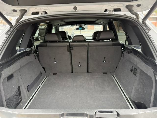 Used 2018 BMW X5 xDrive50i w/ M Sport Package image 18