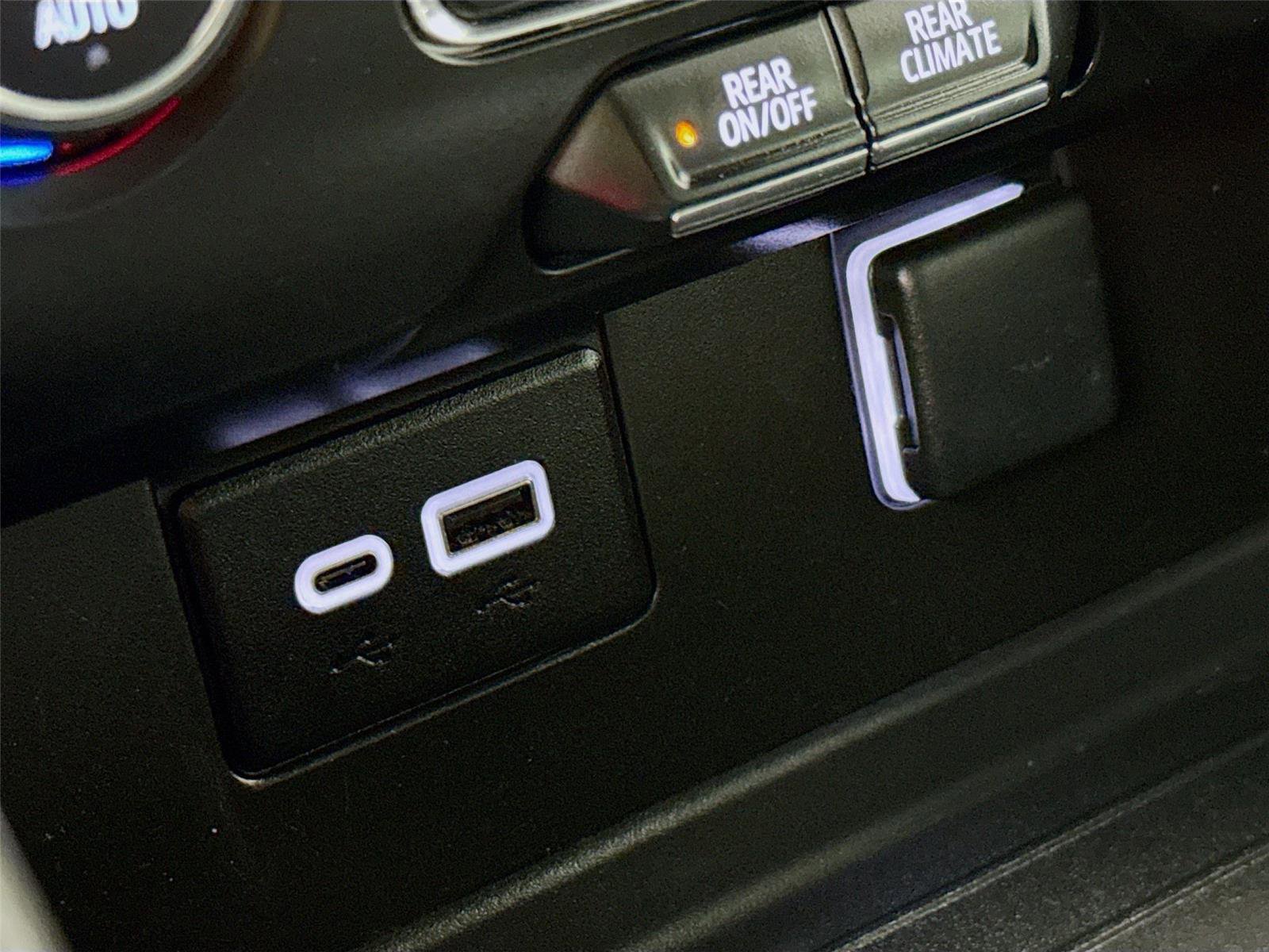 Used 2023 Chevrolet Suburban LS image 13