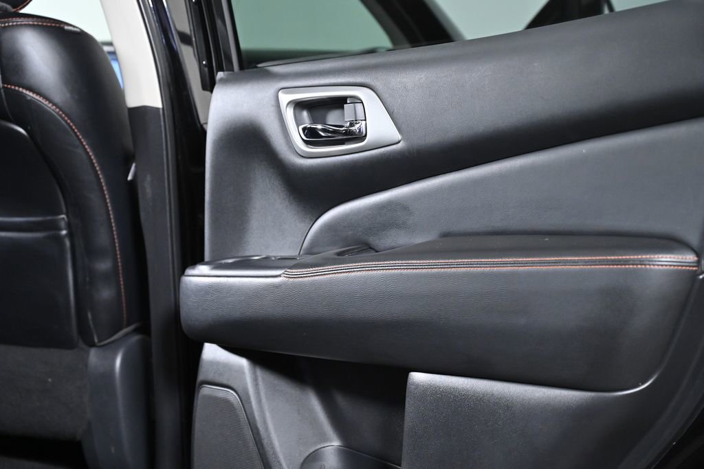 Used 2019 Nissan Pathfinder SL image 35