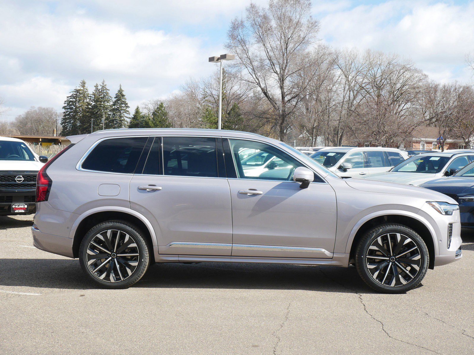 New 2026 Volvo XC90 B6 Plus image 2