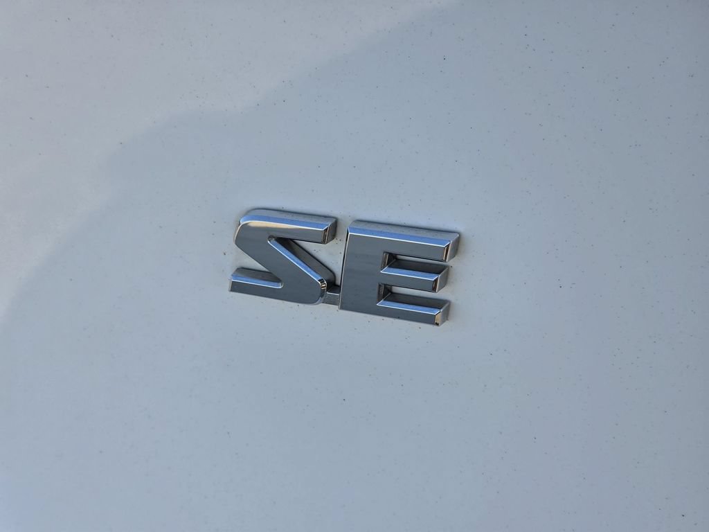 Used 2016 Toyota RAV4 SE FWD image 5
