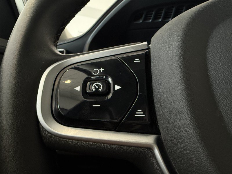 Used 2025 Volvo XC90 B6 Plus AWD/4WD image 35