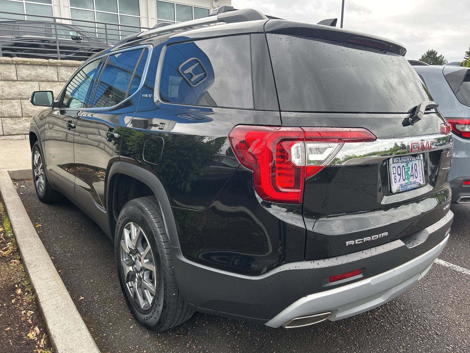 Used 2023 GMC Acadia SLT AWD/4WD image 7