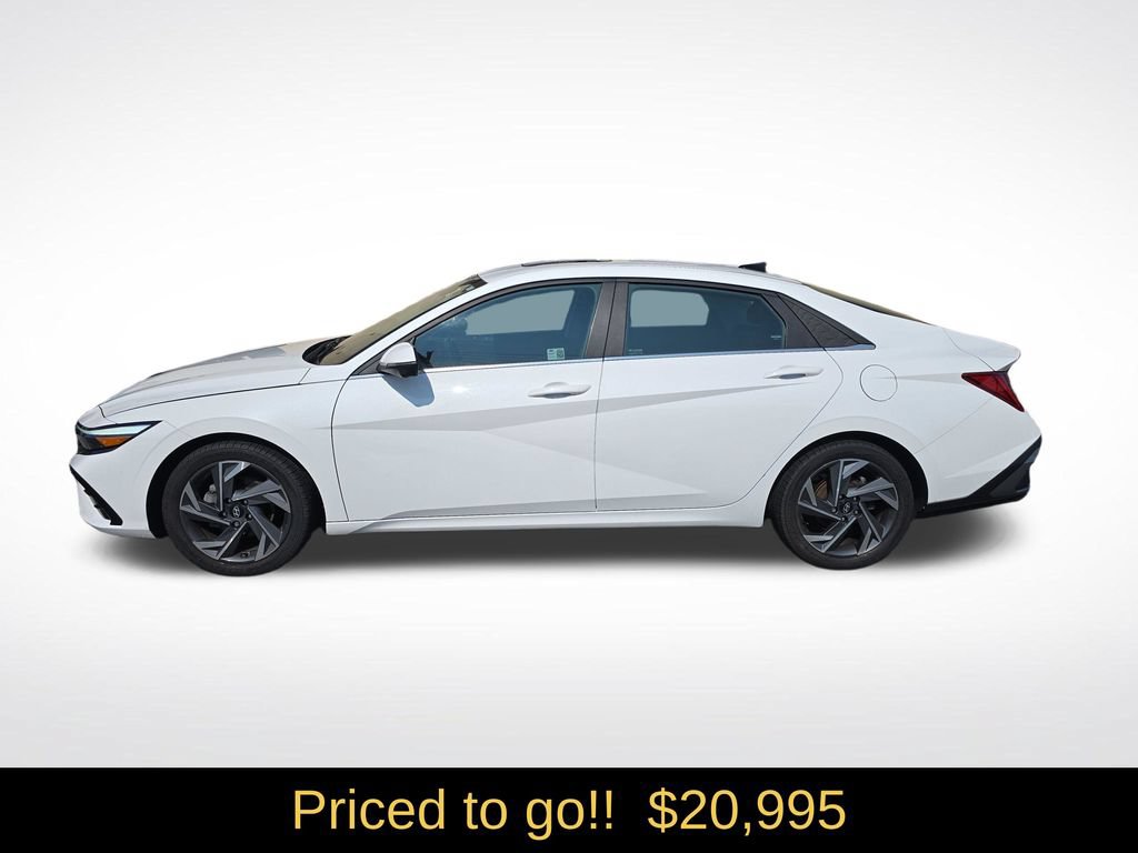 Certified 2024 Hyundai Elantra Limited FWD image 3