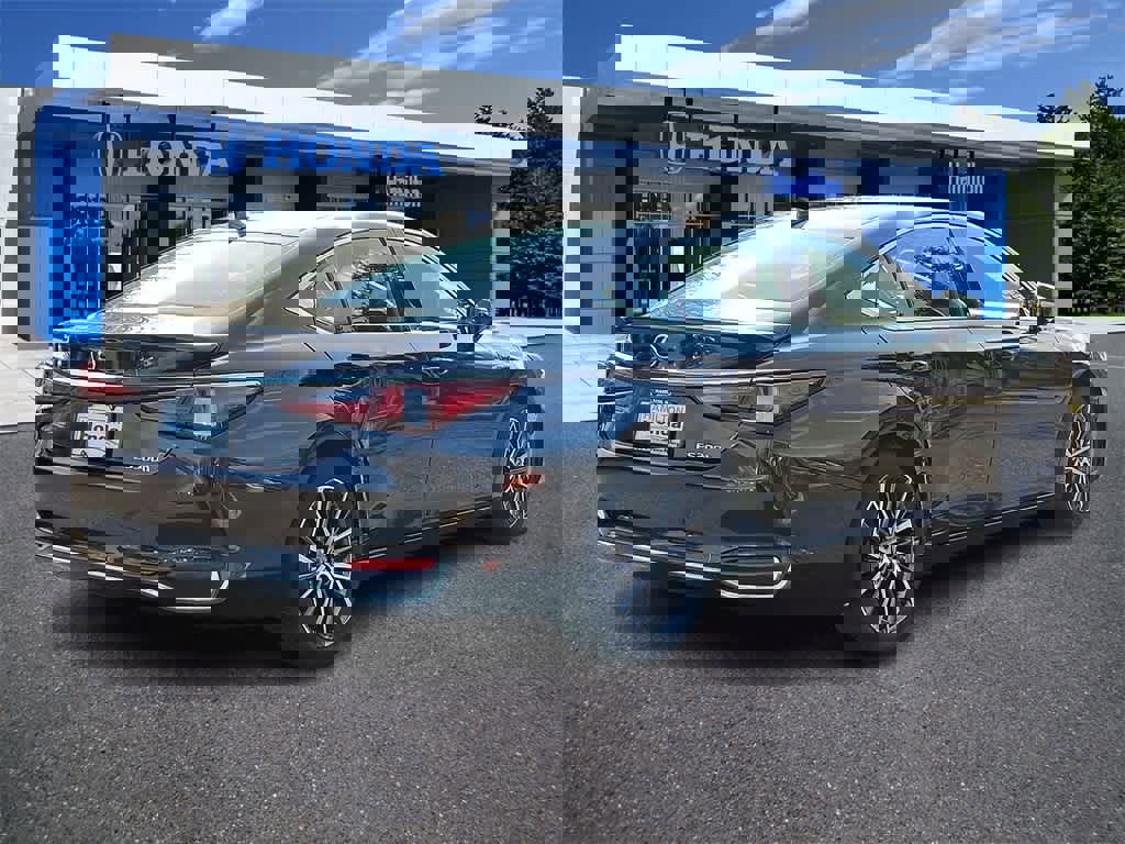 Used 2023 Lexus ES 300h w/ Premium Package image 24